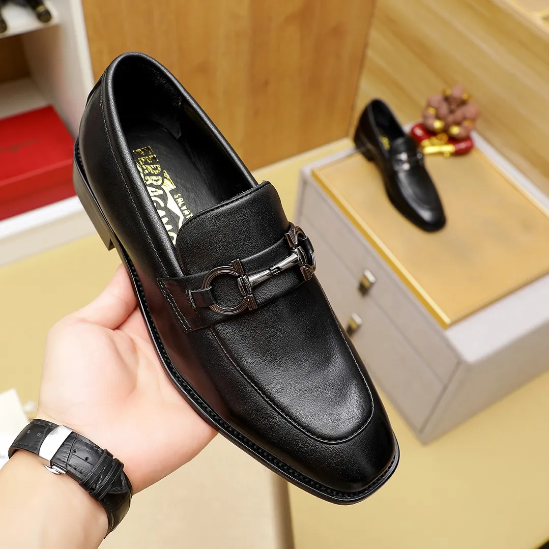 Men's clothing and shoes 💰440 🔥Ferragamo's new leather shoes🇨🇳Official website original 1:1 mold, original quality💯Fine workmanship, high-end luxury☘The upper is made of imported Italian first-layer cowhide🌴Water-dyed🐂Leather lining🍓Rubber wear-resistant and non-slip outsole, breathable and comfortable to wear🍍The first choice for high-end men🍉, black, size 38-45...